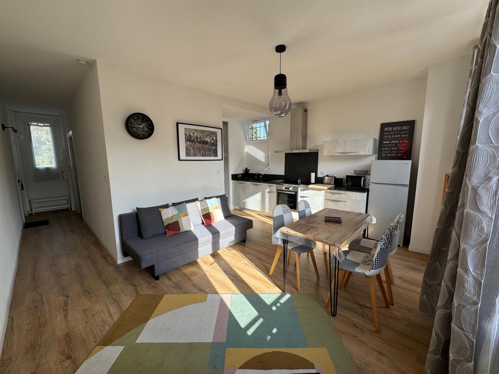 Appartement Le Madargue Idealement Place Шатель-Гюїон Екстер'єр фото