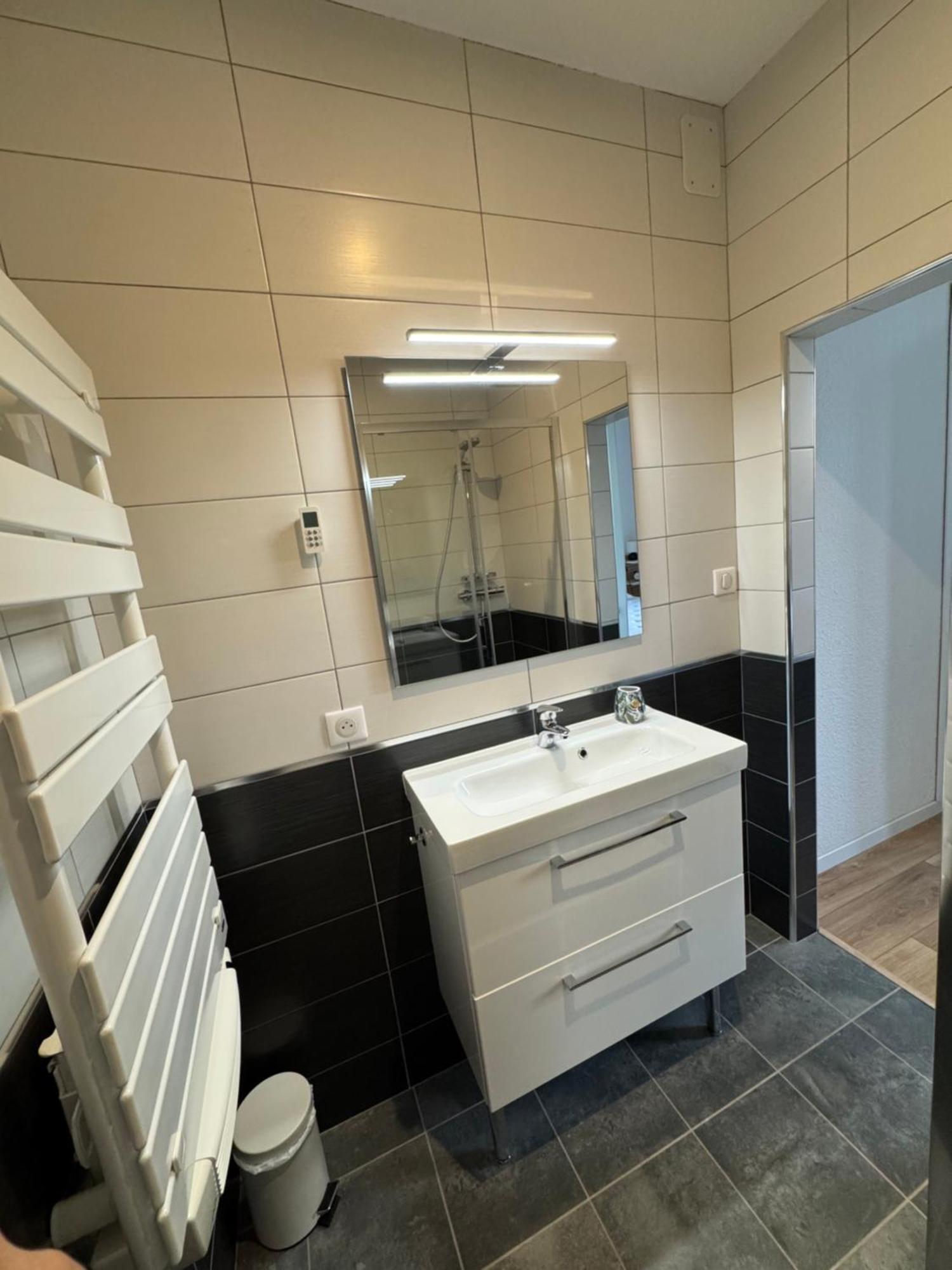 Appartement Le Madargue Idealement Place Шатель-Гюїон Екстер'єр фото
