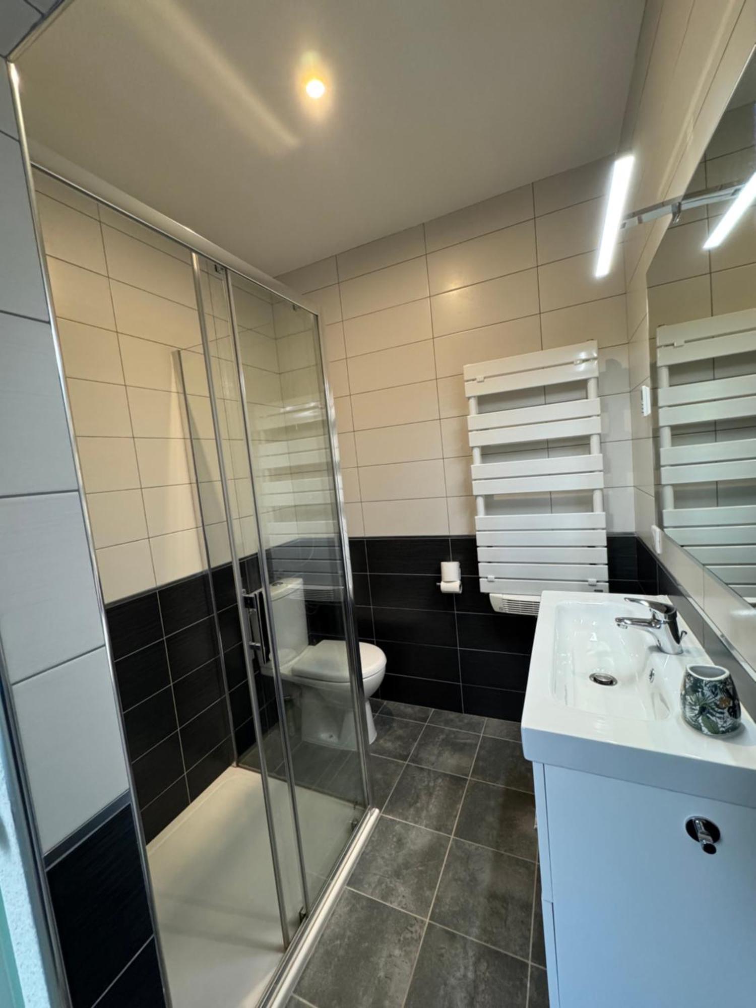 Appartement Le Madargue Idealement Place Шатель-Гюїон Екстер'єр фото